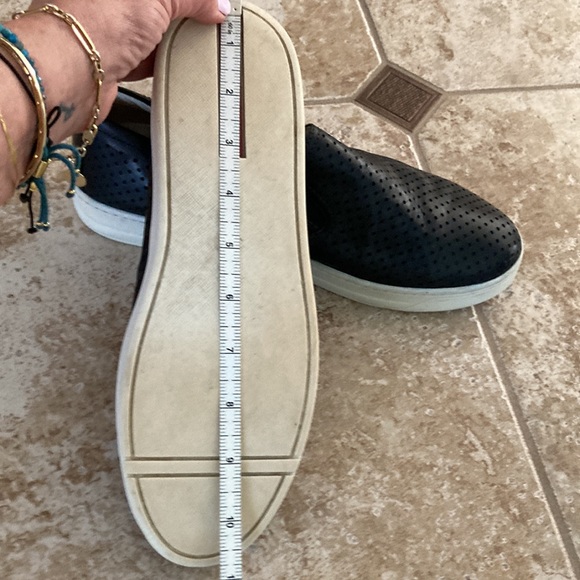 Sale 🎊 PRADA LEATHR SLIP - ON 💯% AUTHENTIC. - Picture 8 of 11